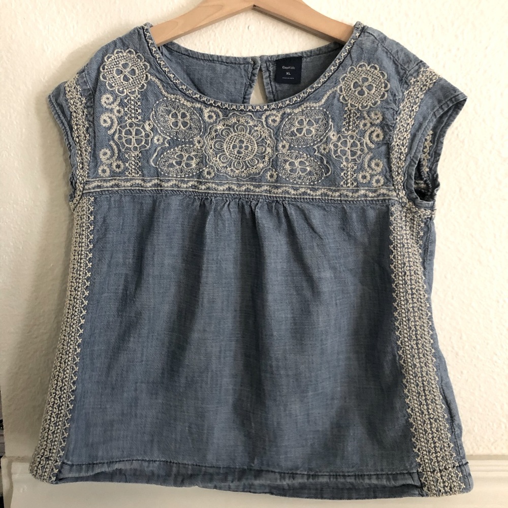 GAP Jean Top w/ White Embroidery. Girls XL (12-13)